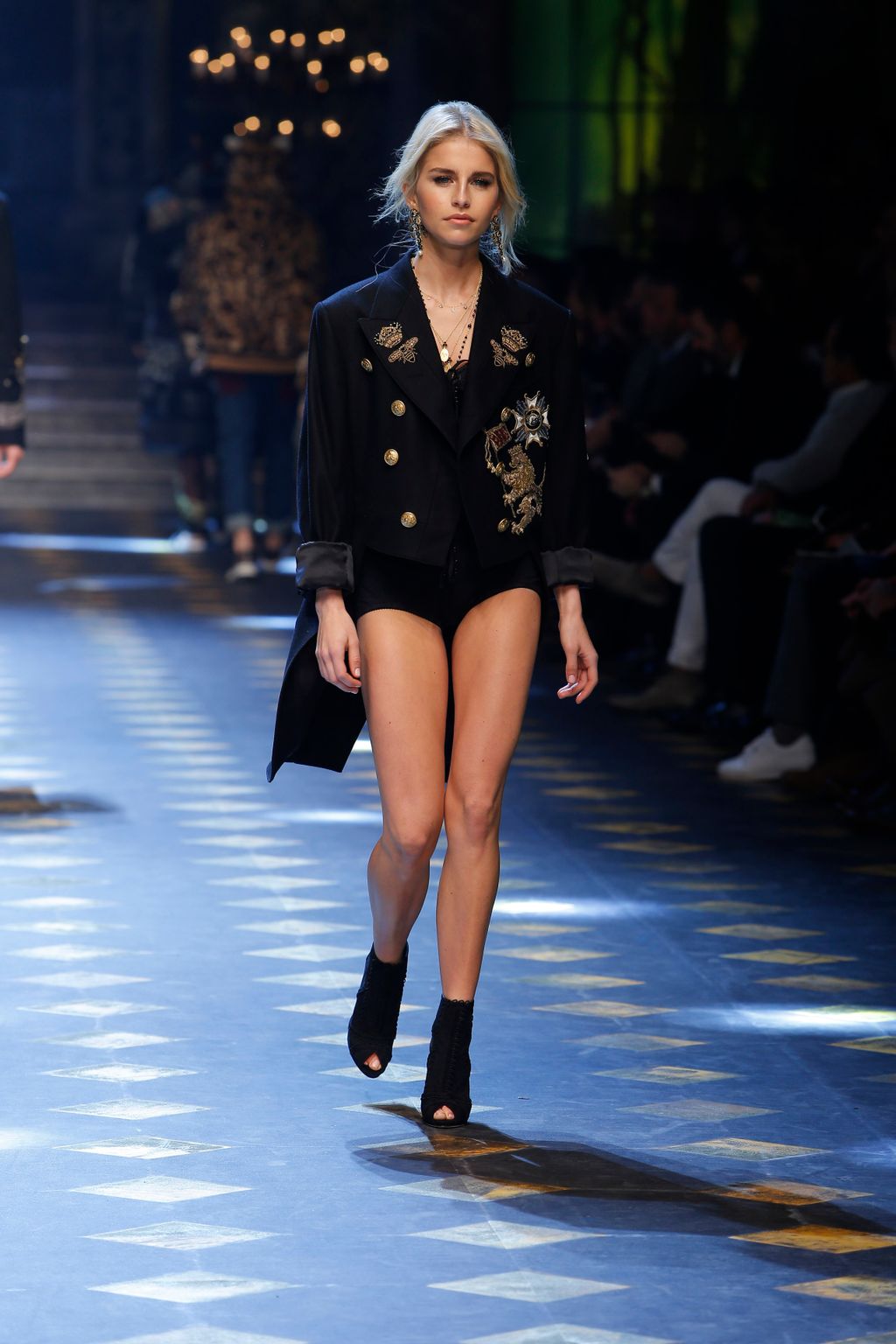 Fashion Week Milan Fall/Winter 2017 look 49 from the Dolce & Gabbana collection menswear