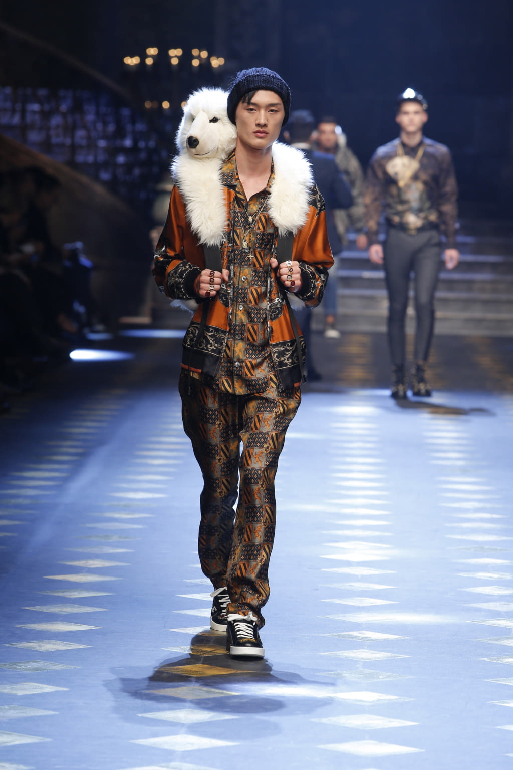 Fashion Week Milan Fall/Winter 2017 look 66 from the Dolce & Gabbana collection menswear