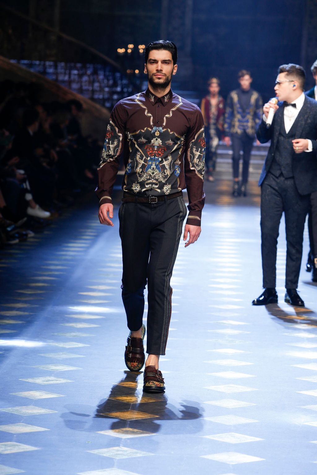 Fashion Week Milan Fall/Winter 2017 look 72 from the Dolce & Gabbana collection menswear