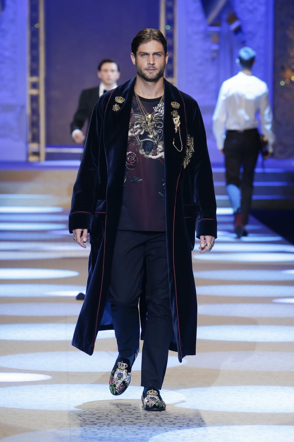 Fashion Week Milan Fall/Winter 2018 look 11 from the Dolce & Gabbana collection menswear