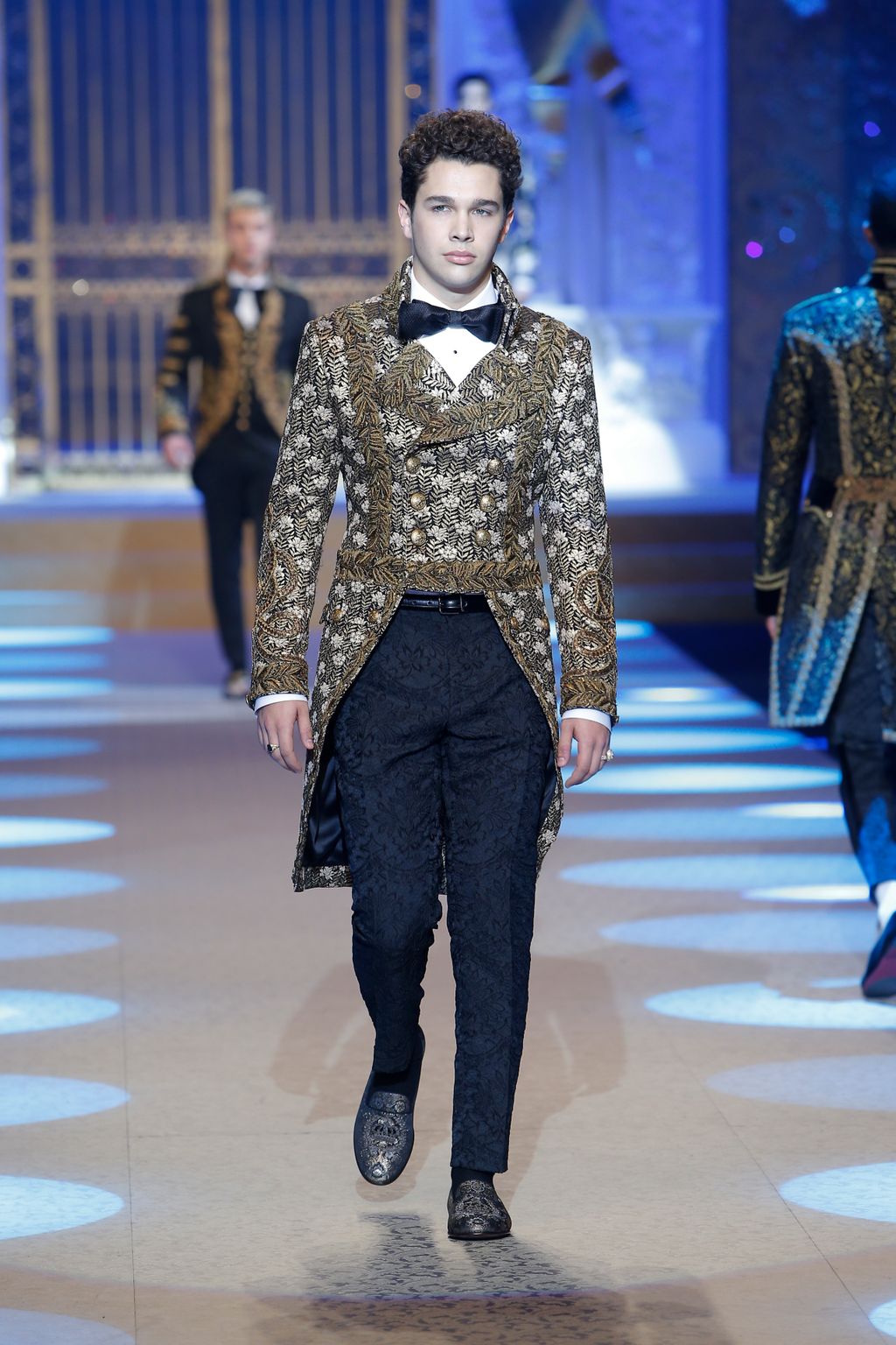 Fashion Week Milan Fall/Winter 2018 look 92 from the Dolce & Gabbana collection menswear