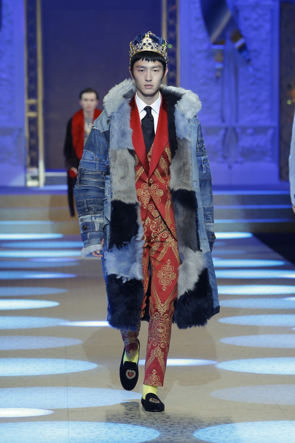 Fashion Week Milan Fall/Winter 2018 look 31 from the Dolce & Gabbana collection menswear