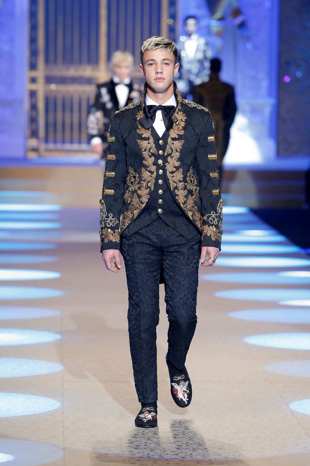 Fashion Week Milan Fall/Winter 2018 look 93 from the Dolce & Gabbana collection menswear