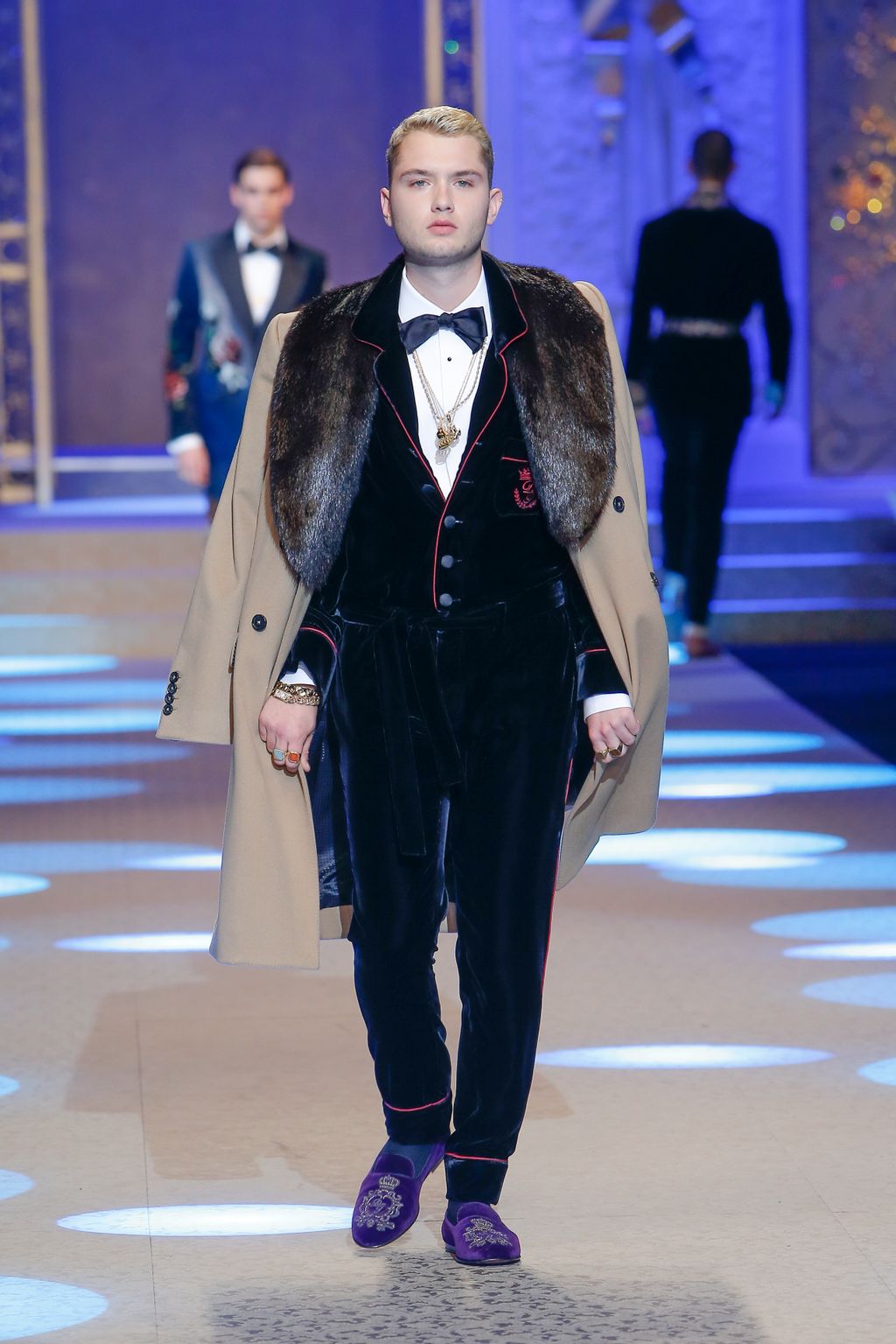 Fashion Week Milan Fall/Winter 2018 look 38 from the Dolce & Gabbana collection menswear