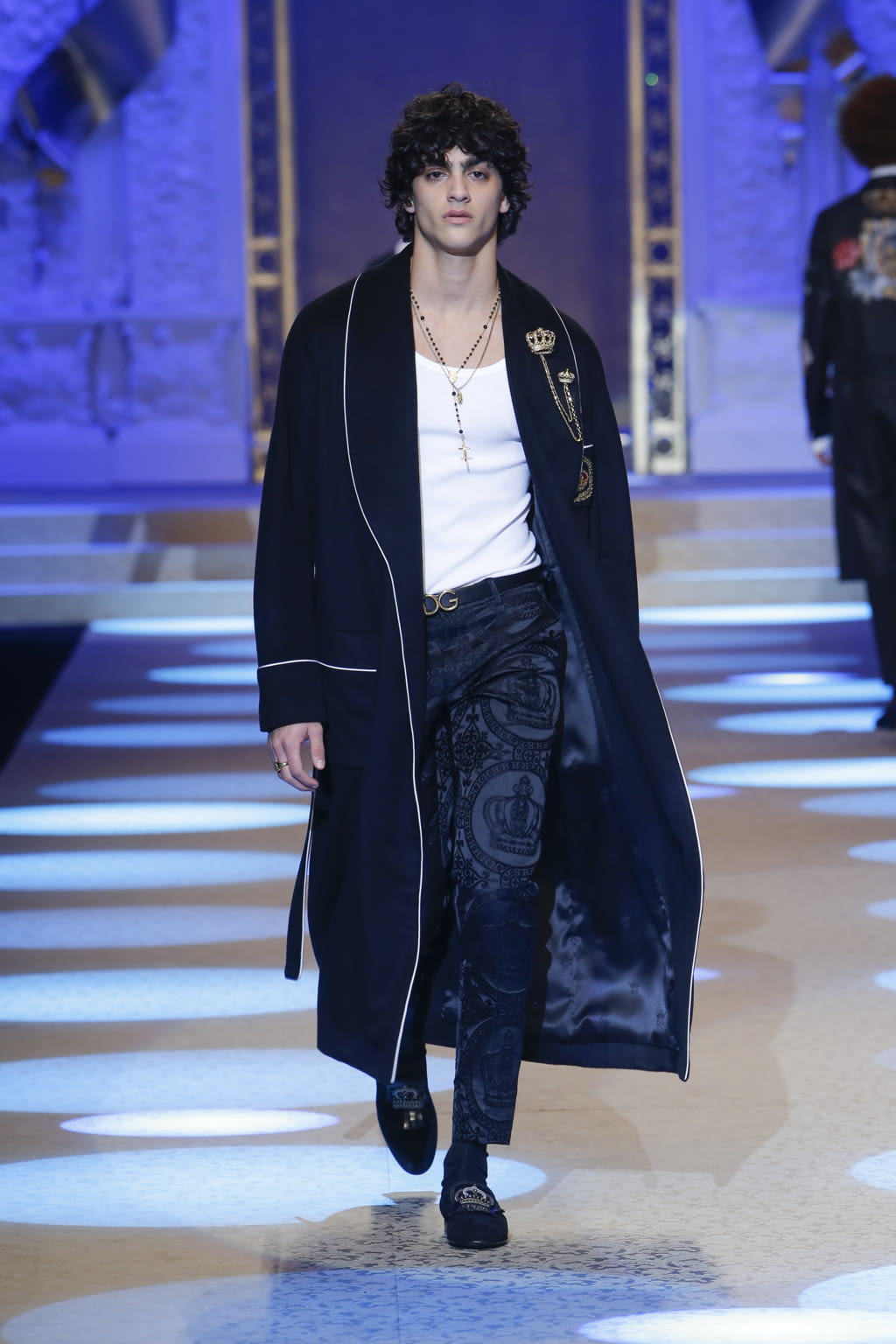 Fashion Week Milan Fall/Winter 2018 look 48 from the Dolce & Gabbana collection menswear
