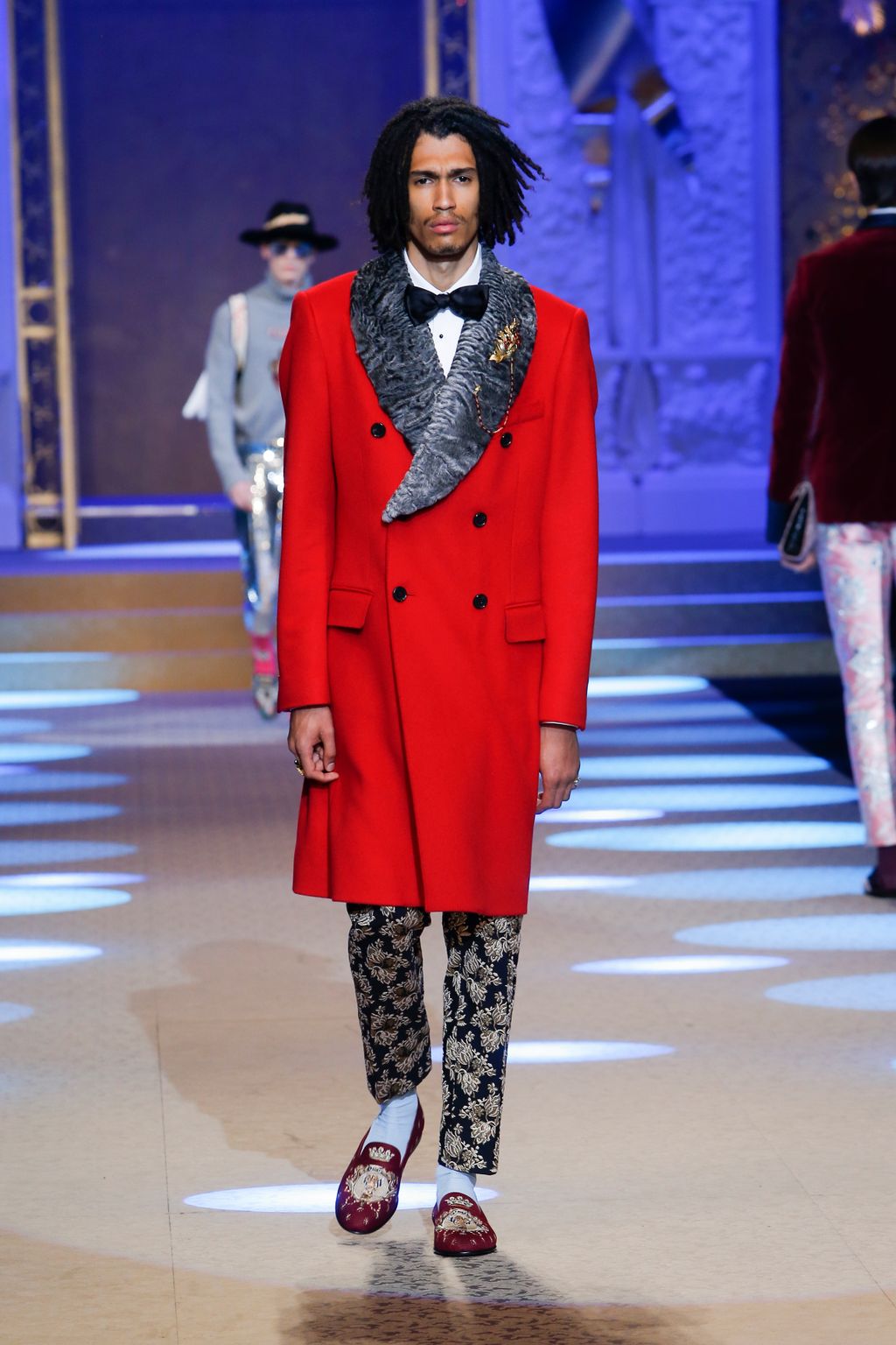 Fashion Week Milan Fall/Winter 2018 look 74 from the Dolce & Gabbana collection menswear