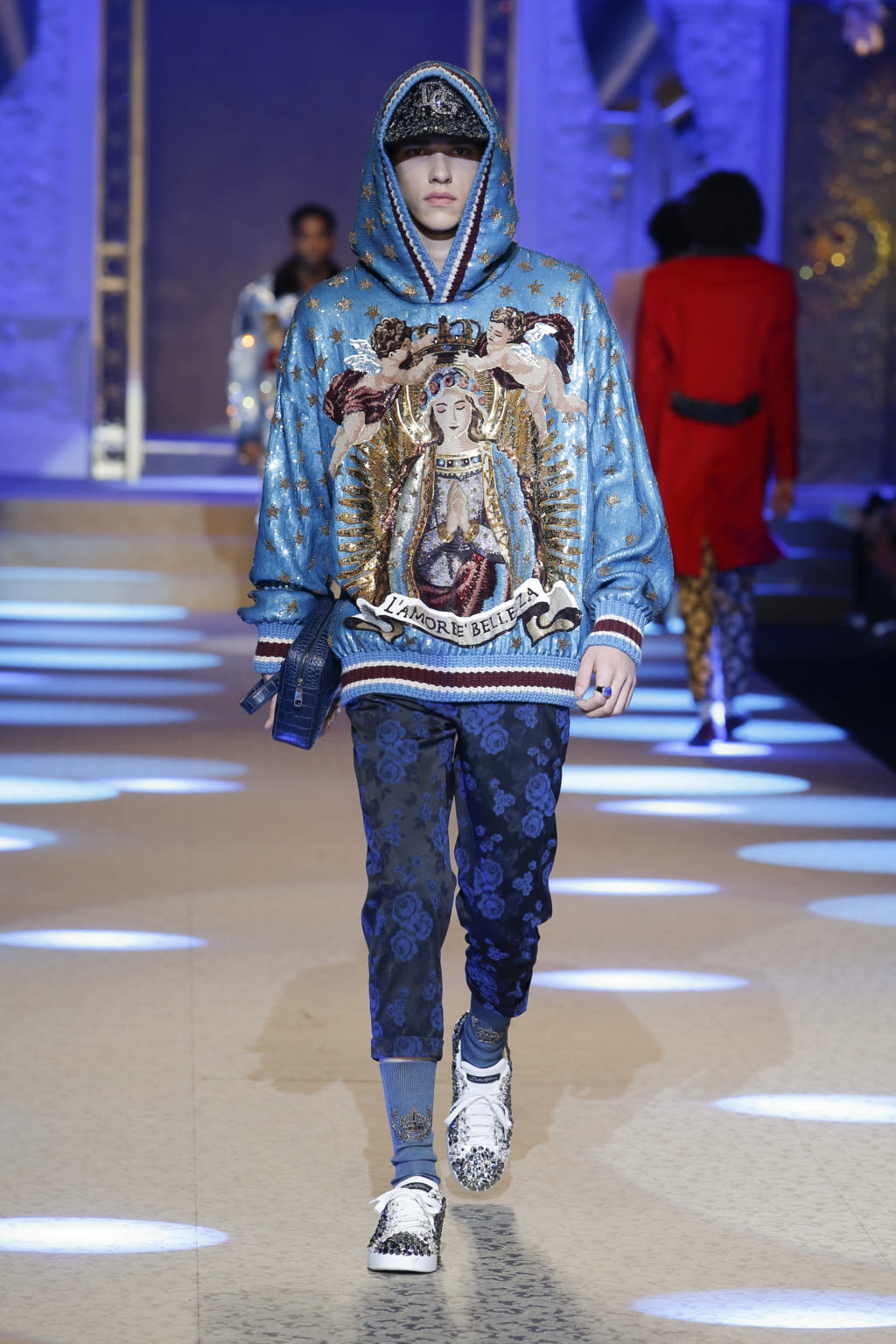 Fashion Week Milan Fall/Winter 2018 look 76 from the Dolce & Gabbana collection menswear