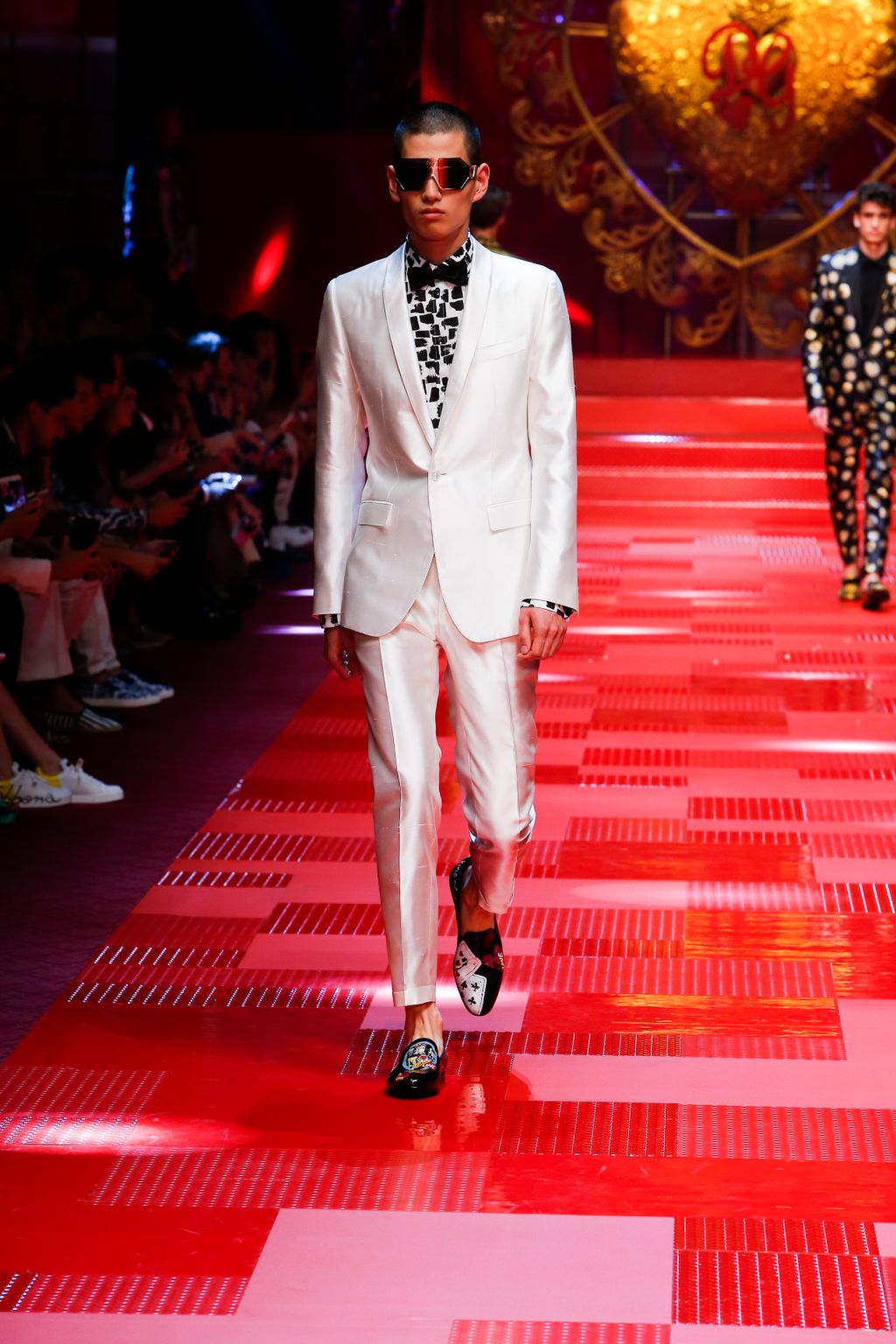 Fashion Week Milan Spring/Summer 2018 look 10 from the Dolce & Gabbana collection menswear