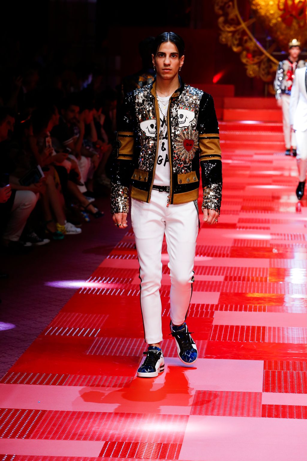 Fashion Week Milan Spring/Summer 2018 look 103 from the Dolce & Gabbana collection menswear