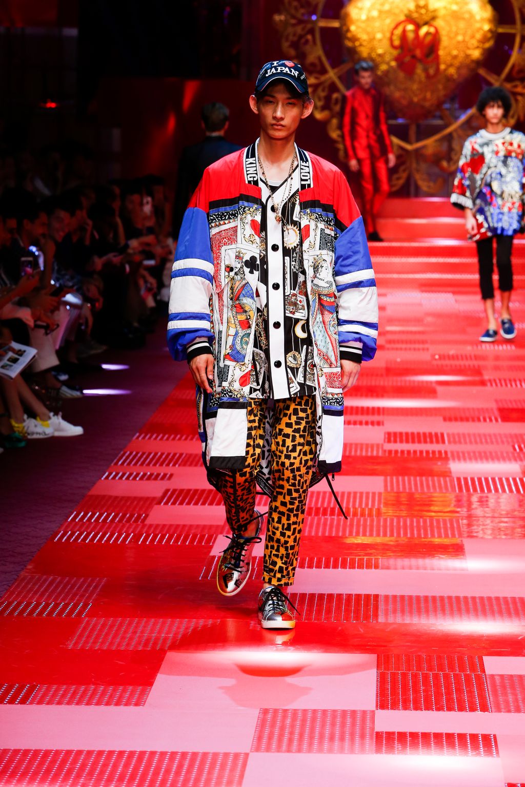 Fashion Week Milan Spring/Summer 2018 look 16 from the Dolce & Gabbana collection menswear