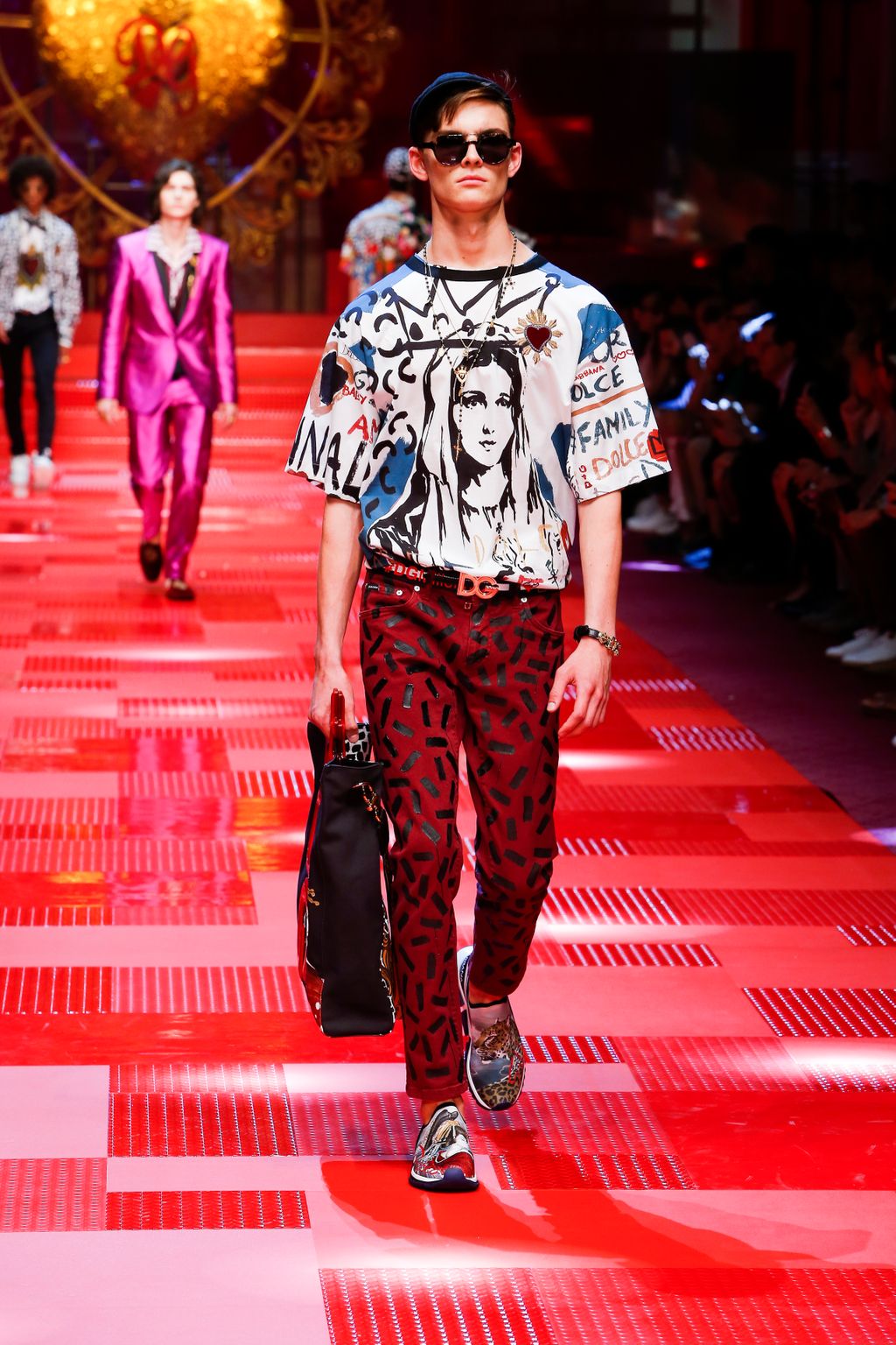 Fashion Week Milan Spring/Summer 2018 look 29 de la collection Dolce & Gabbana menswear