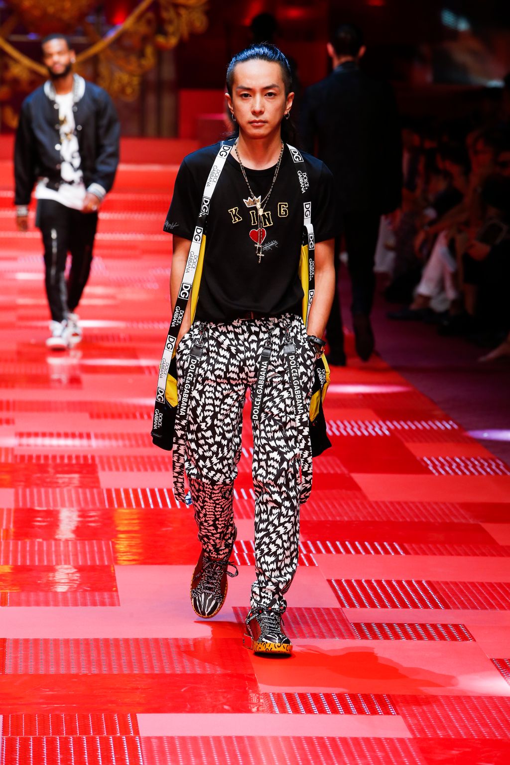 Fashion Week Milan Spring/Summer 2018 look 47 from the Dolce & Gabbana collection 男装