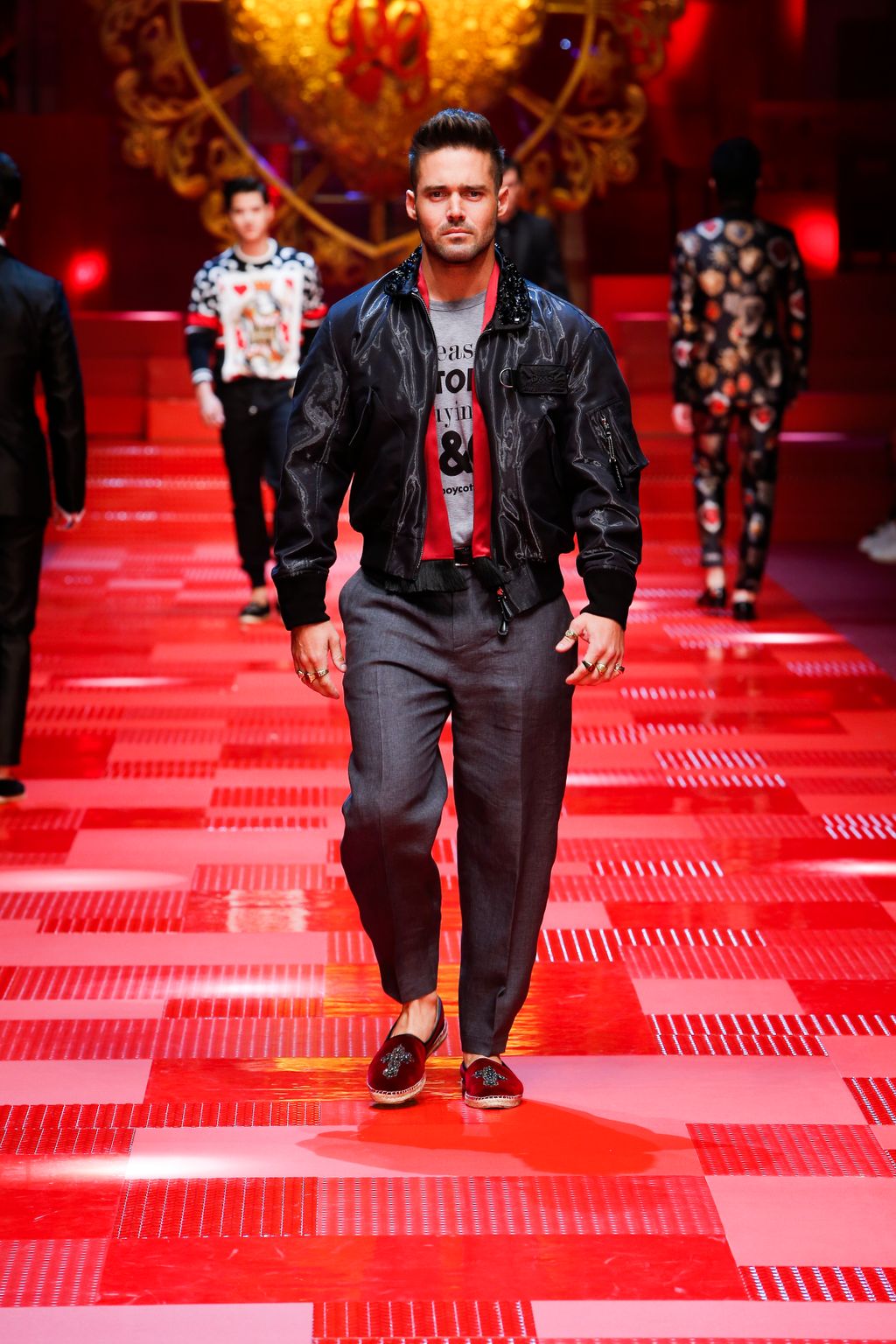 Fashion Week Milan Spring/Summer 2018 look 66 from the Dolce & Gabbana collection menswear