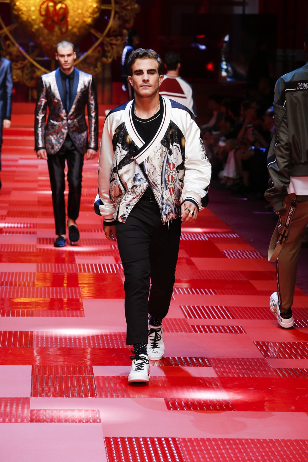 Fashion Week Milan Spring/Summer 2018 look 95 from the Dolce & Gabbana collection menswear