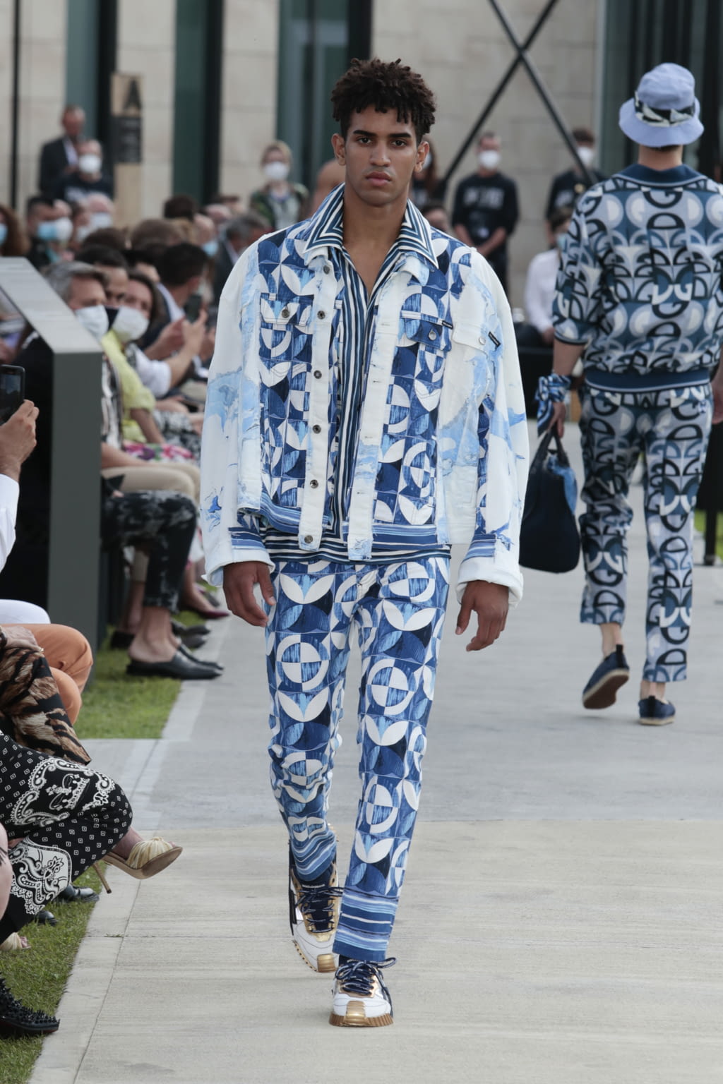 Fashion Week Milan Spring/Summer 2021 look 90 from the Dolce & Gabbana collection menswear