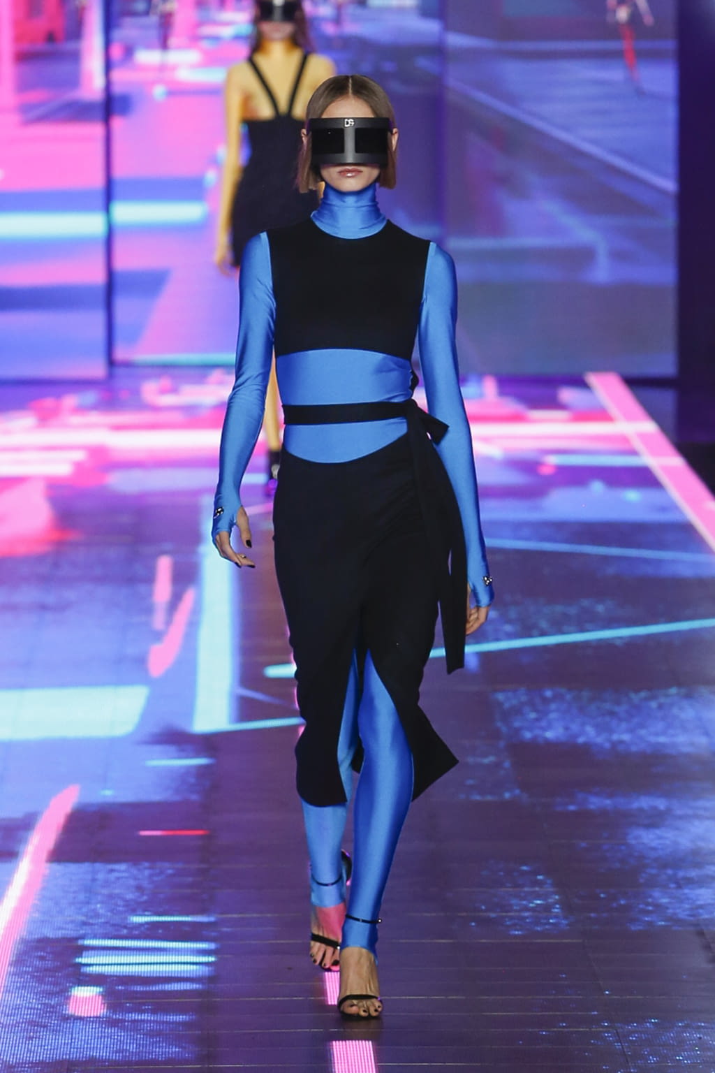 Fashion Week Milan Fall/Winter 2022 look 17 from the Dolce & Gabbana collection womenswear