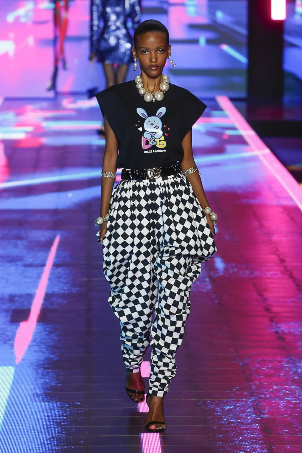 Fashion Week Milan Fall/Winter 2022 look 62 from the Dolce & Gabbana collection womenswear