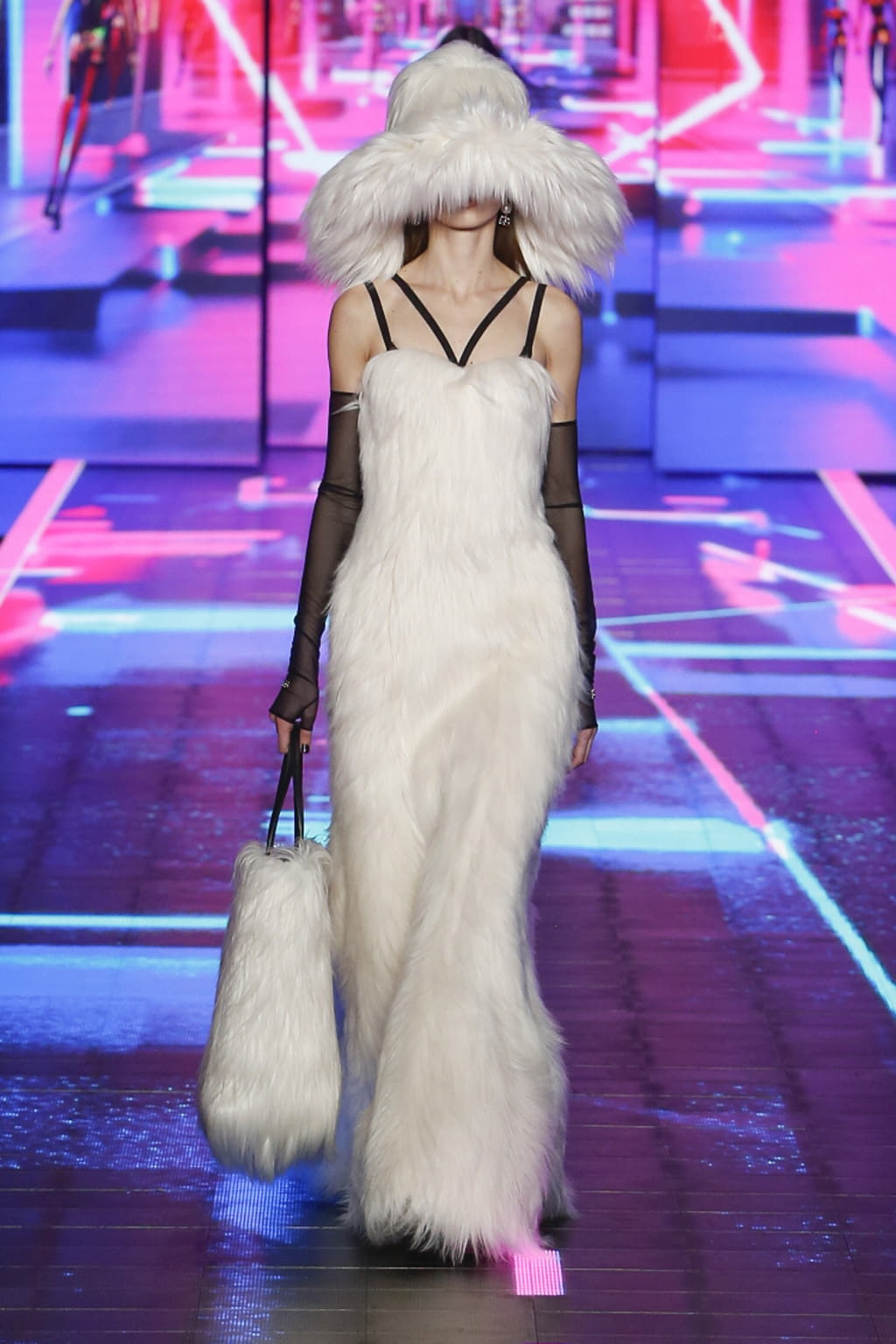 Fashion Week Milan Fall/Winter 2022 look 82 from the Dolce & Gabbana collection womenswear
