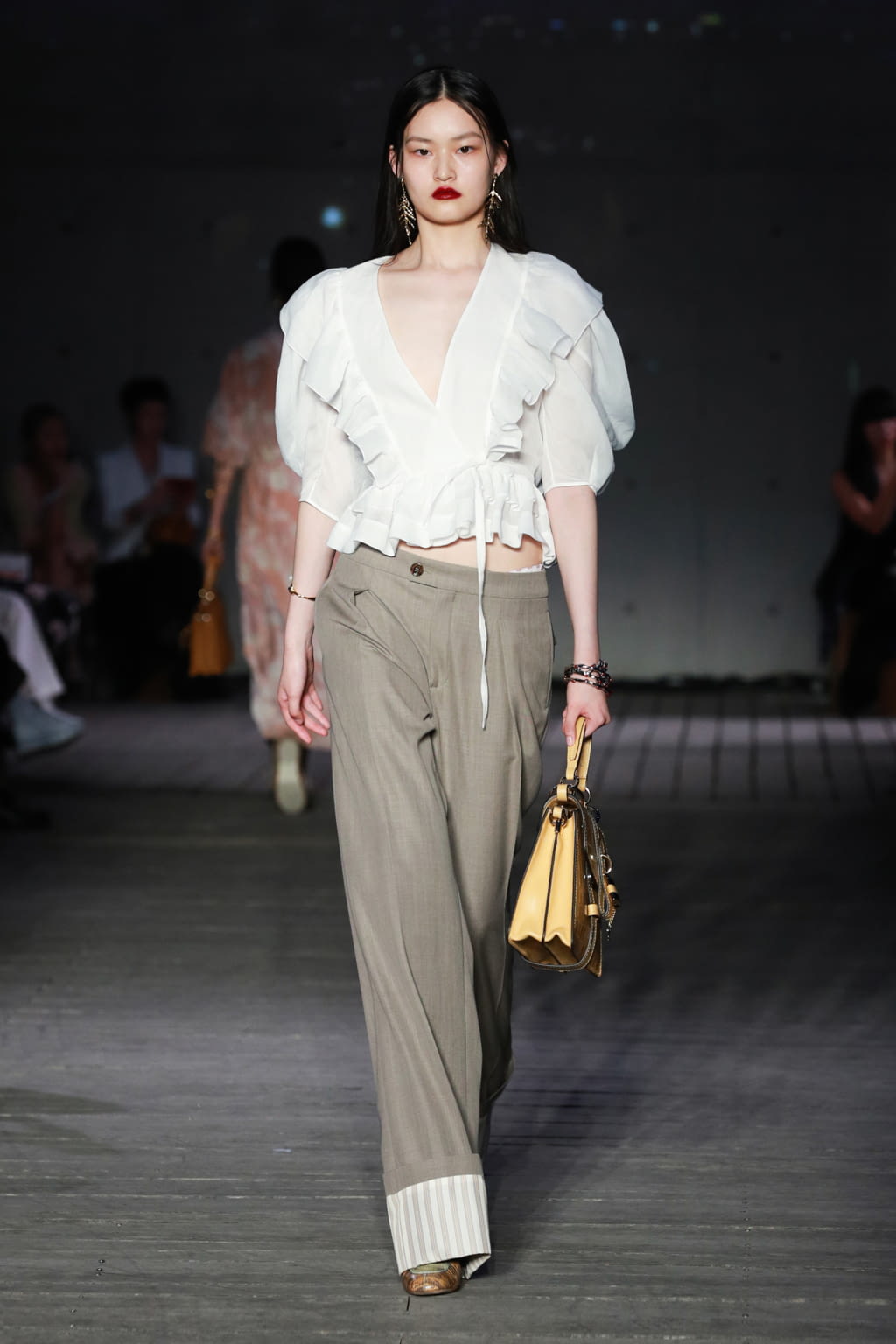 Fashion Week Paris Resort 2020 look 35 from the Chloé collection 女装