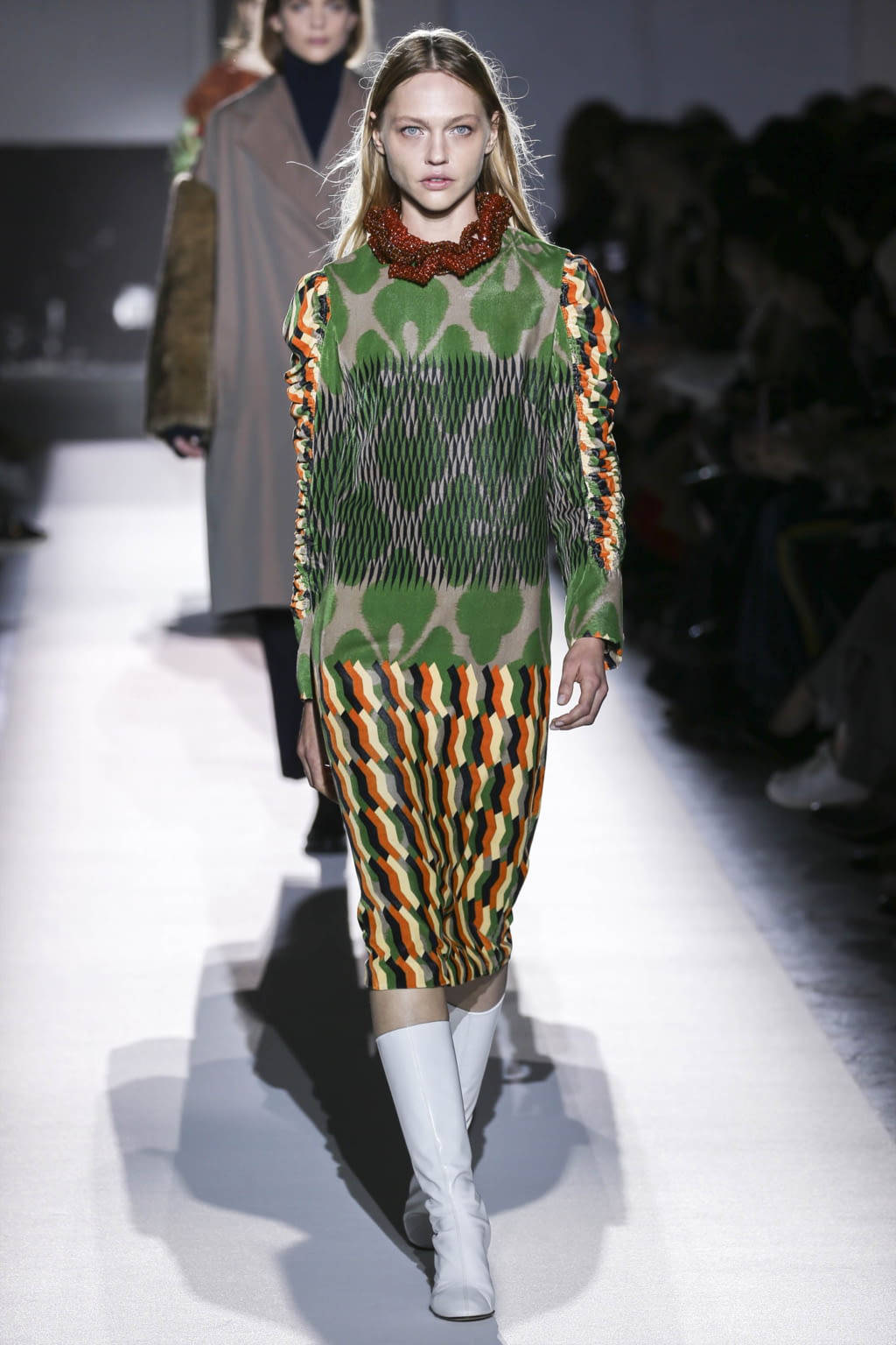 Fashion Week Paris Fall/Winter 2017 look 13 from the Dries Van Noten collection 女装
