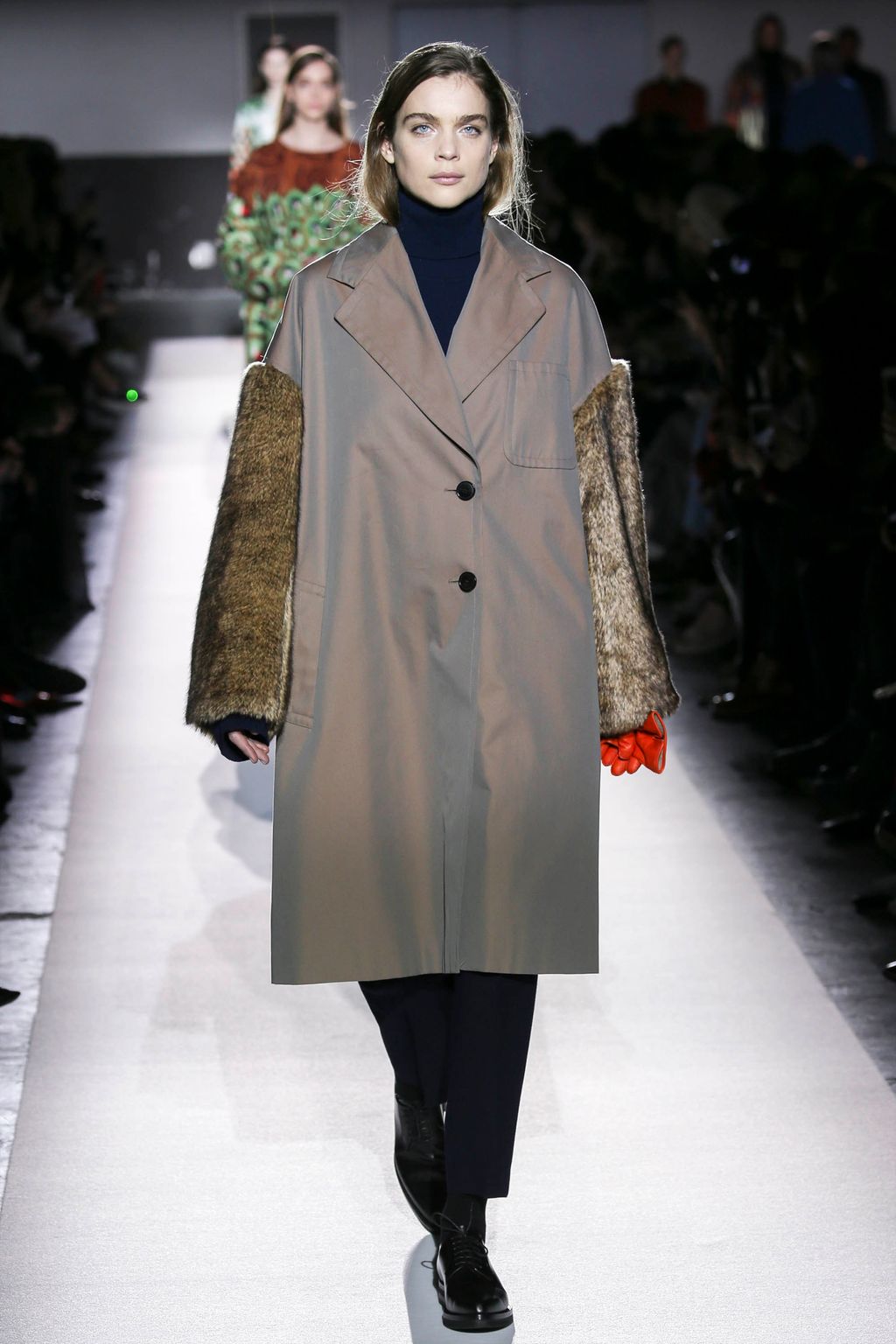 Fashion Week Paris Fall/Winter 2017 look 14 from the Dries Van Noten collection womenswear