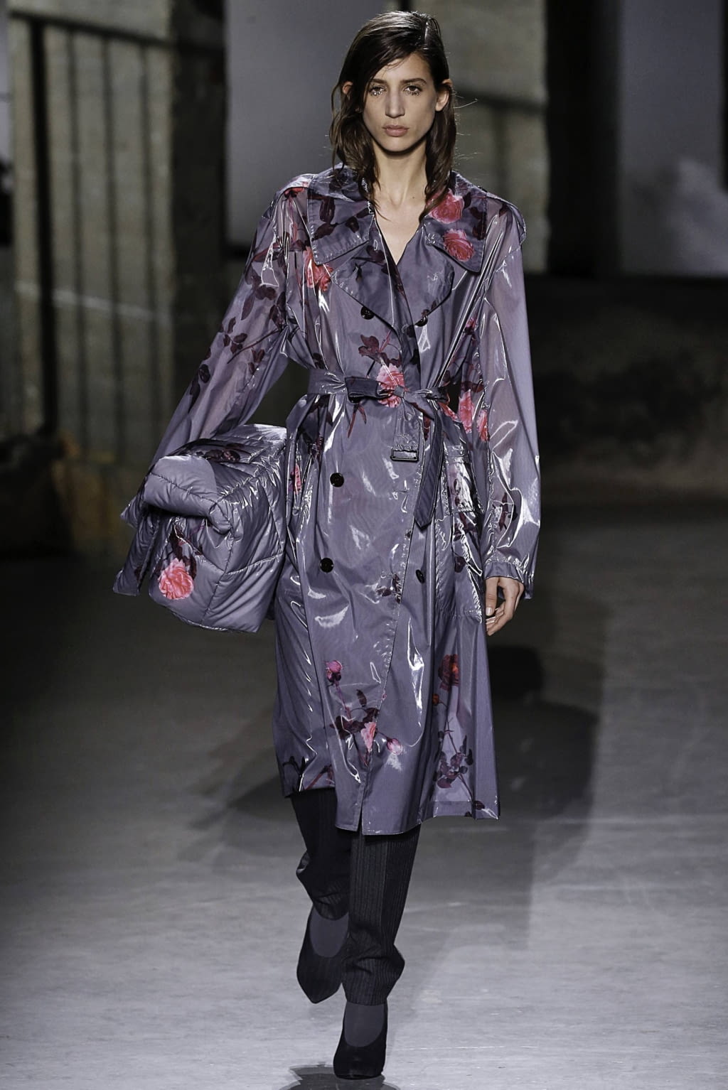 Fashion Week Paris Fall/Winter 2019 look 10 from the Dries Van Noten collection womenswear