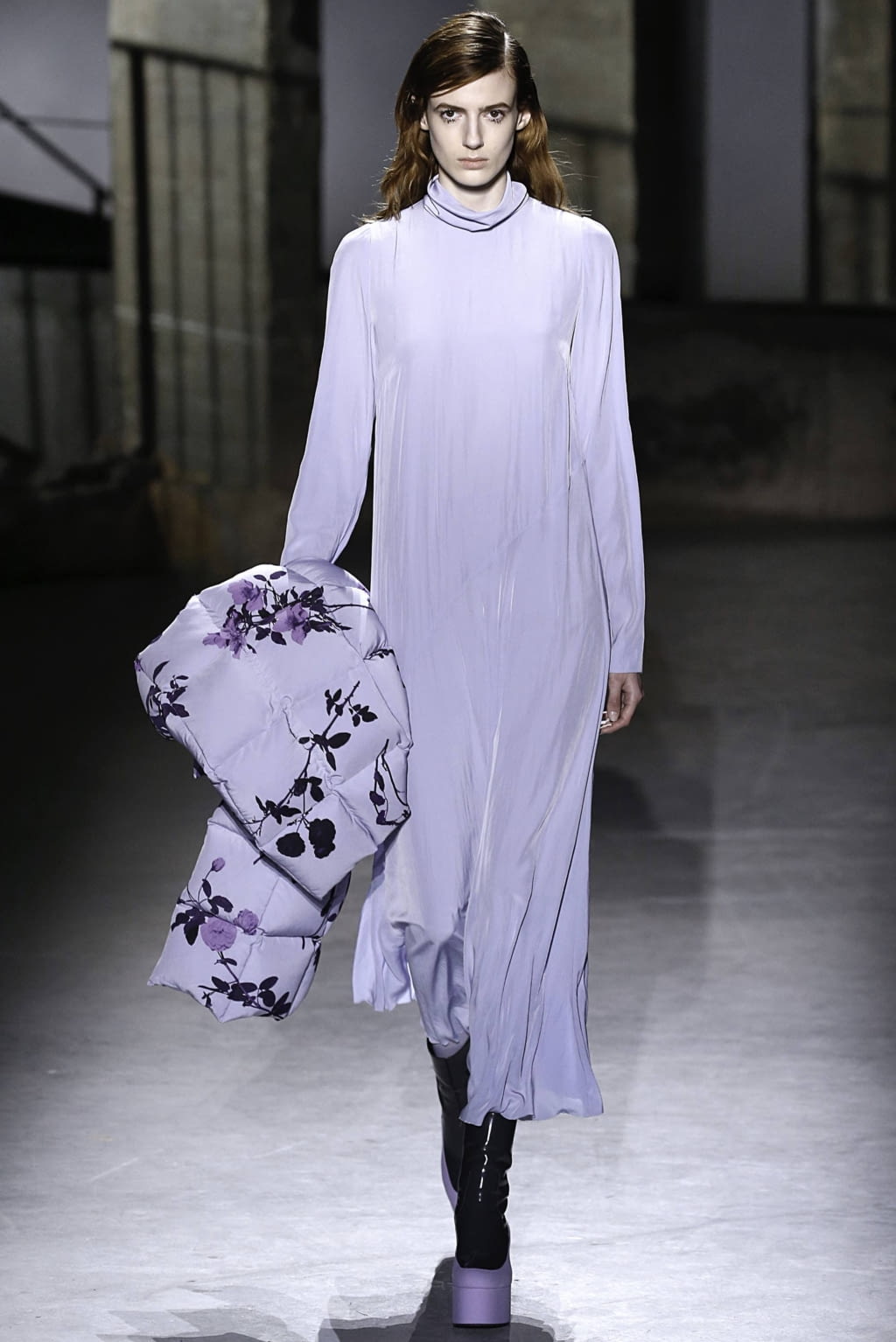 Fashion Week Paris Fall/Winter 2019 look 14 from the Dries Van Noten collection 女装