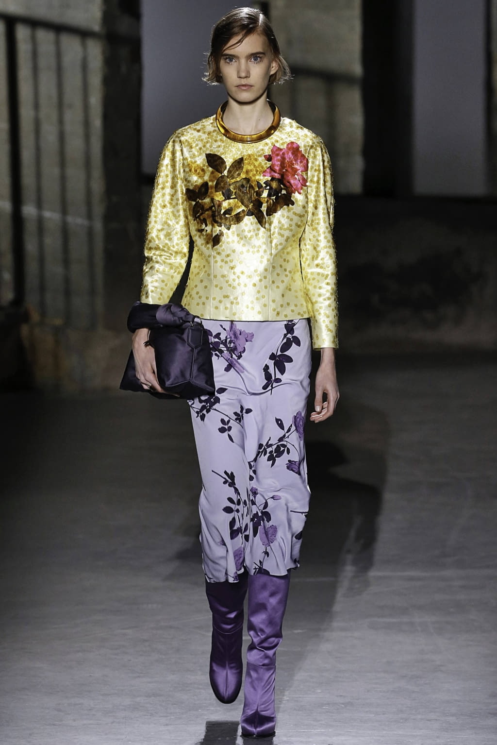 Fashion Week Paris Fall/Winter 2019 look 15 from the Dries Van Noten collection 女装