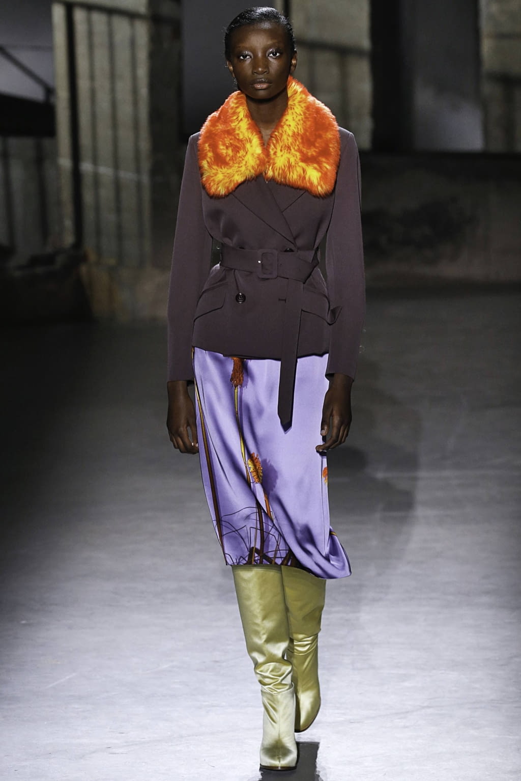 Fashion Week Paris Fall/Winter 2019 look 22 from the Dries Van Noten collection womenswear