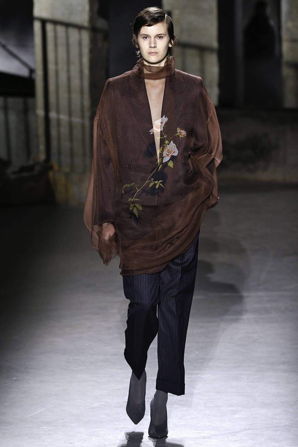 Fashion Week Paris Fall/Winter 2019 look 49 from the Dries Van Noten collection 女装