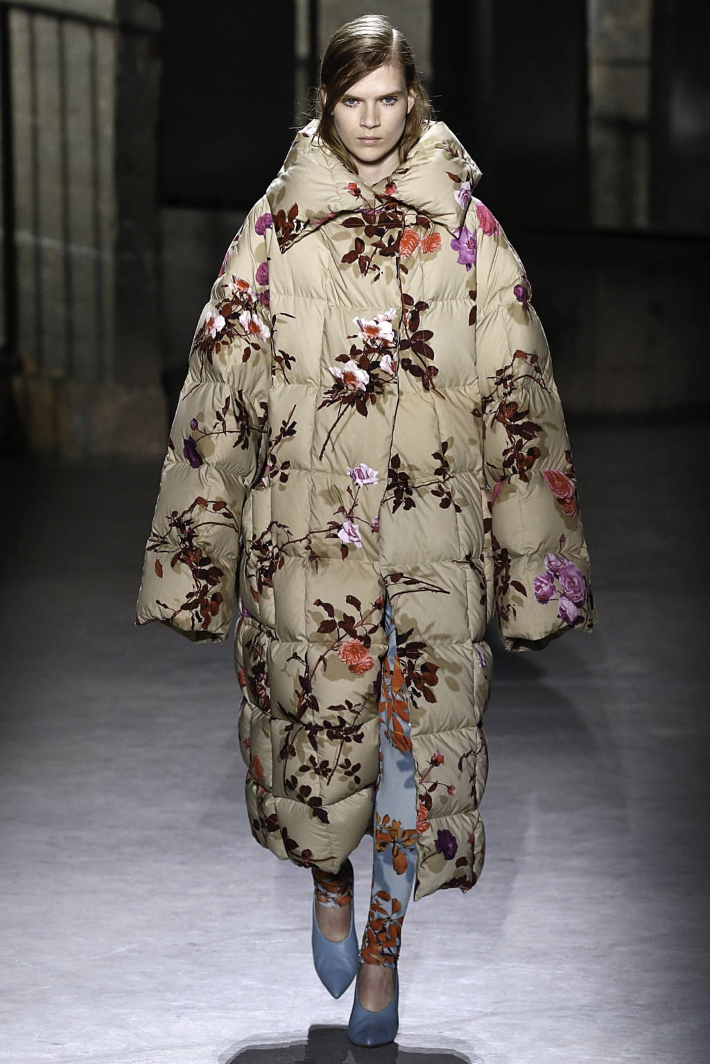 Fashion Week Paris Fall/Winter 2019 look 51 from the Dries Van Noten collection 女装
