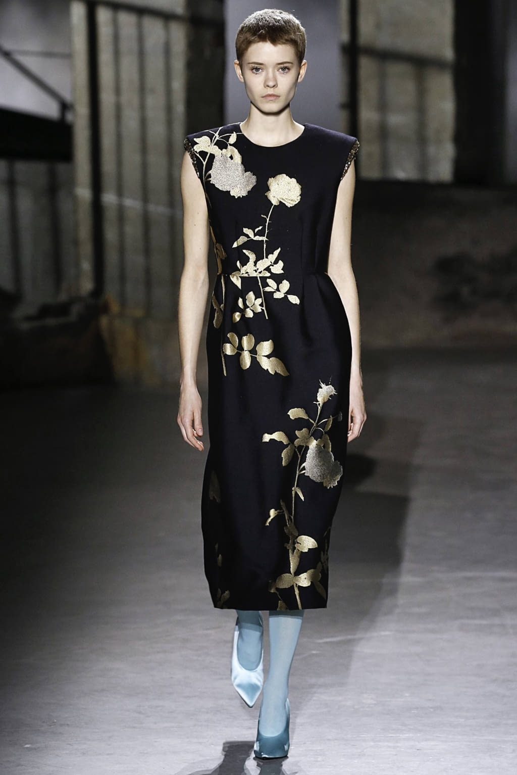 Fashion Week Paris Fall/Winter 2019 look 59 from the Dries Van Noten collection 女装