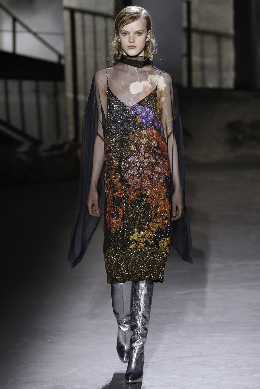 Fashion Week Paris Fall/Winter 2019 look 62 from the Dries Van Noten collection womenswear