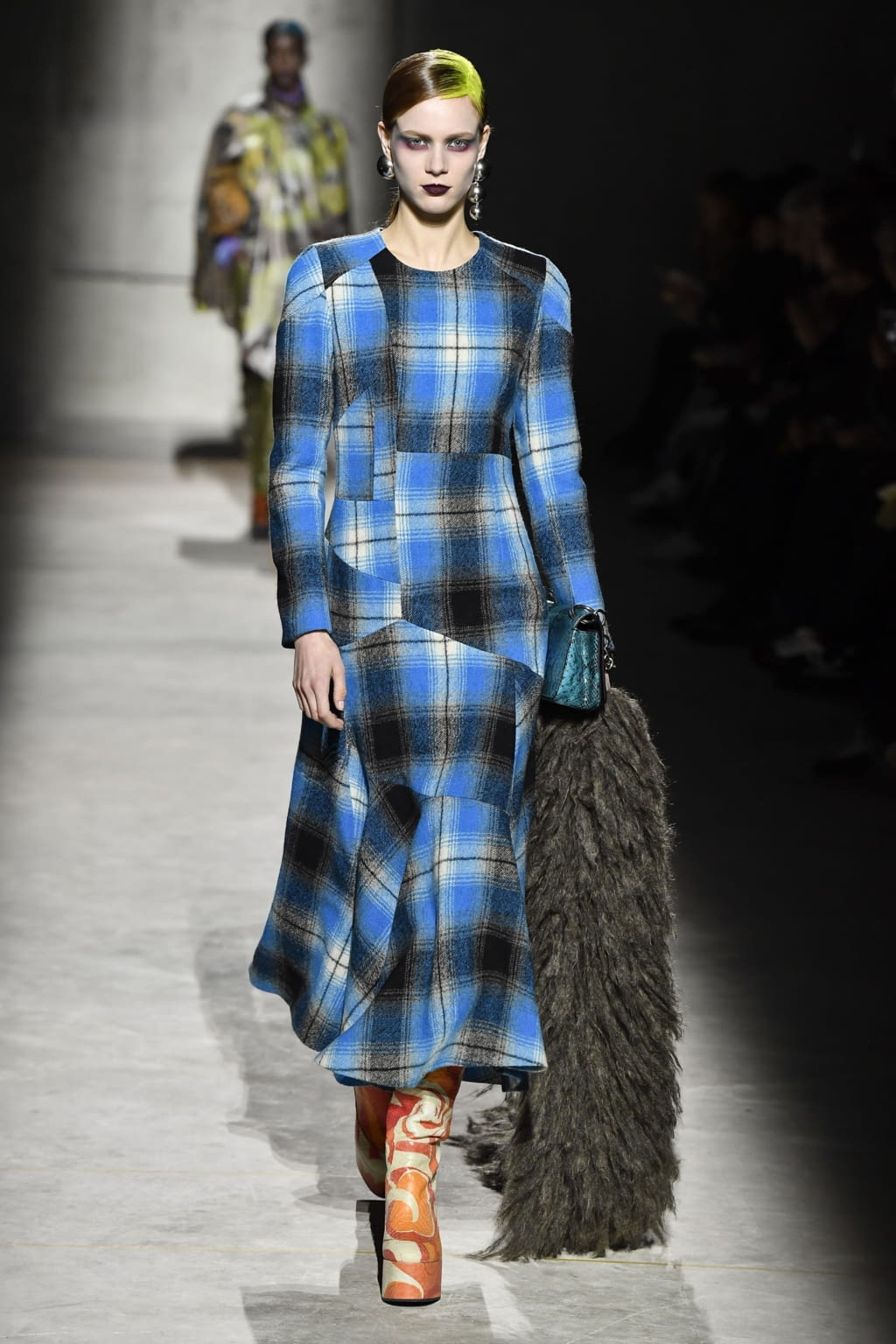 Fashion Week Paris Fall/Winter 2020 look 12 from the Dries Van Noten collection 女装