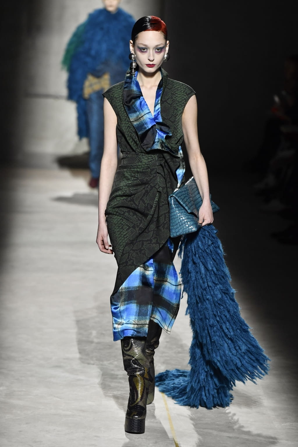 Fashion Week Paris Fall/Winter 2020 look 15 from the Dries Van Noten collection womenswear