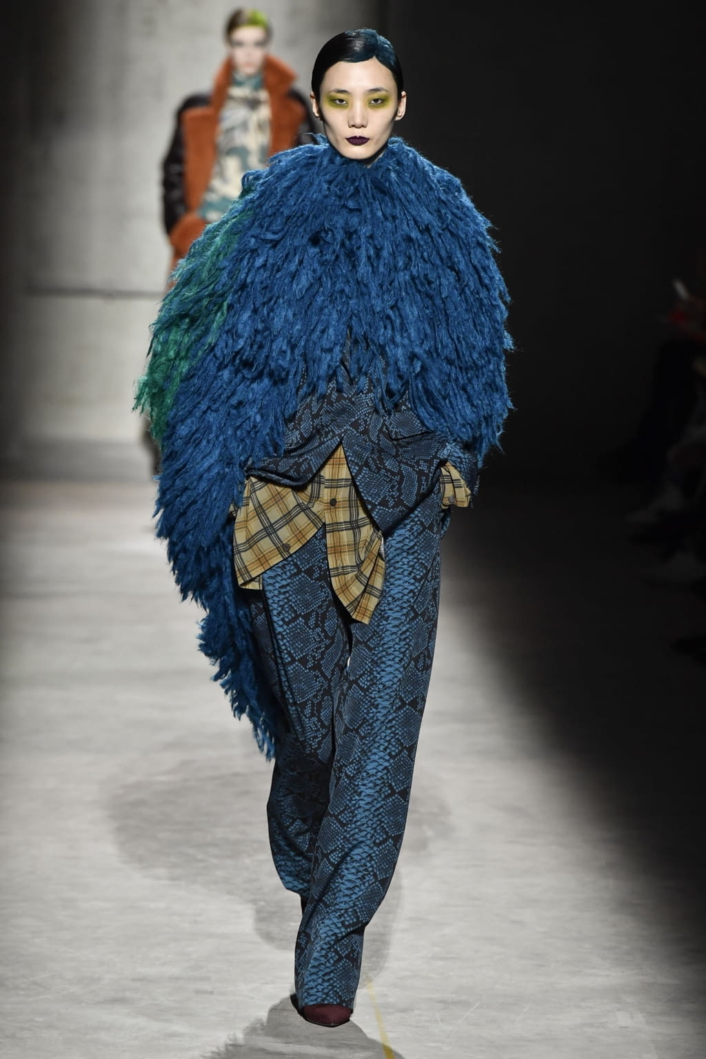 Fashion Week Paris Fall/Winter 2020 look 16 from the Dries Van Noten collection womenswear