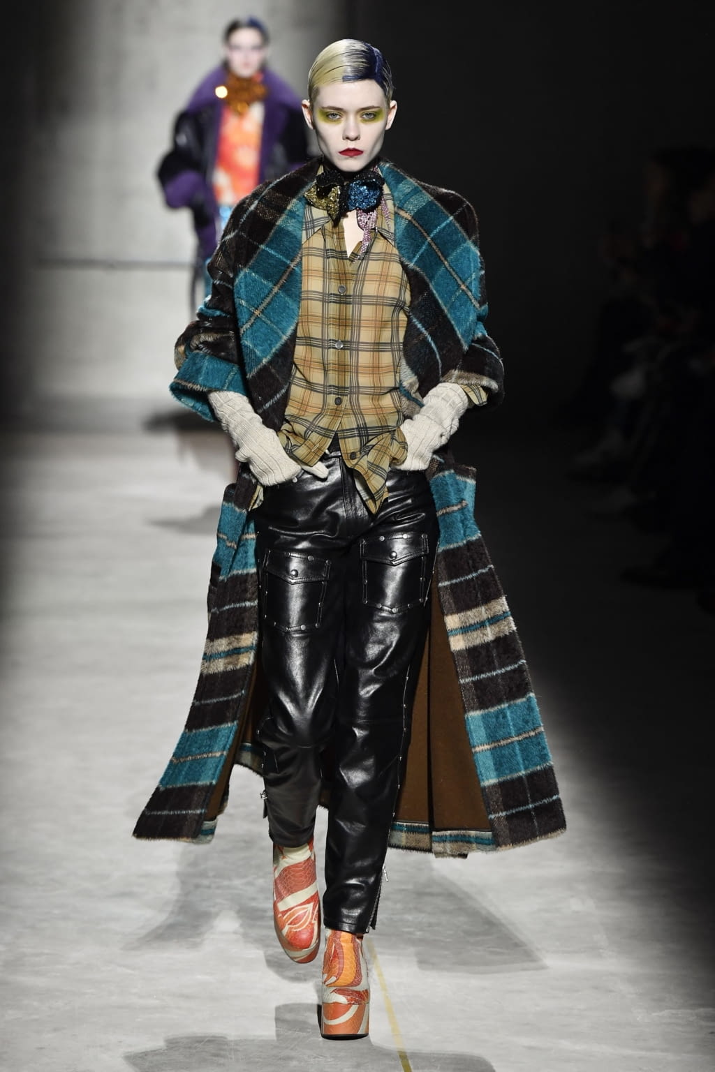 Fashion Week Paris Fall/Winter 2020 look 18 from the Dries Van Noten collection womenswear
