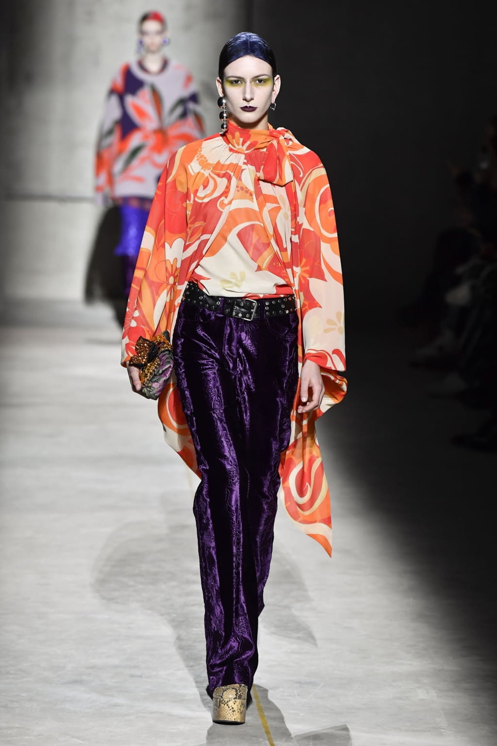 Fashion Week Paris Fall/Winter 2020 look 20 from the Dries Van Noten collection 女装