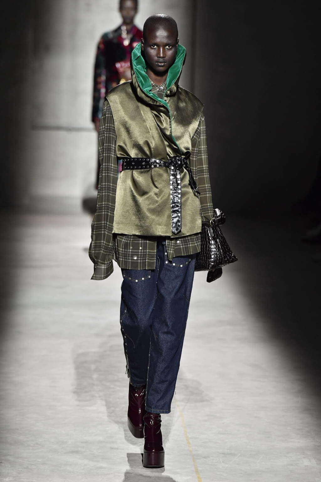Fashion Week Paris Fall/Winter 2020 look 27 from the Dries Van Noten collection womenswear