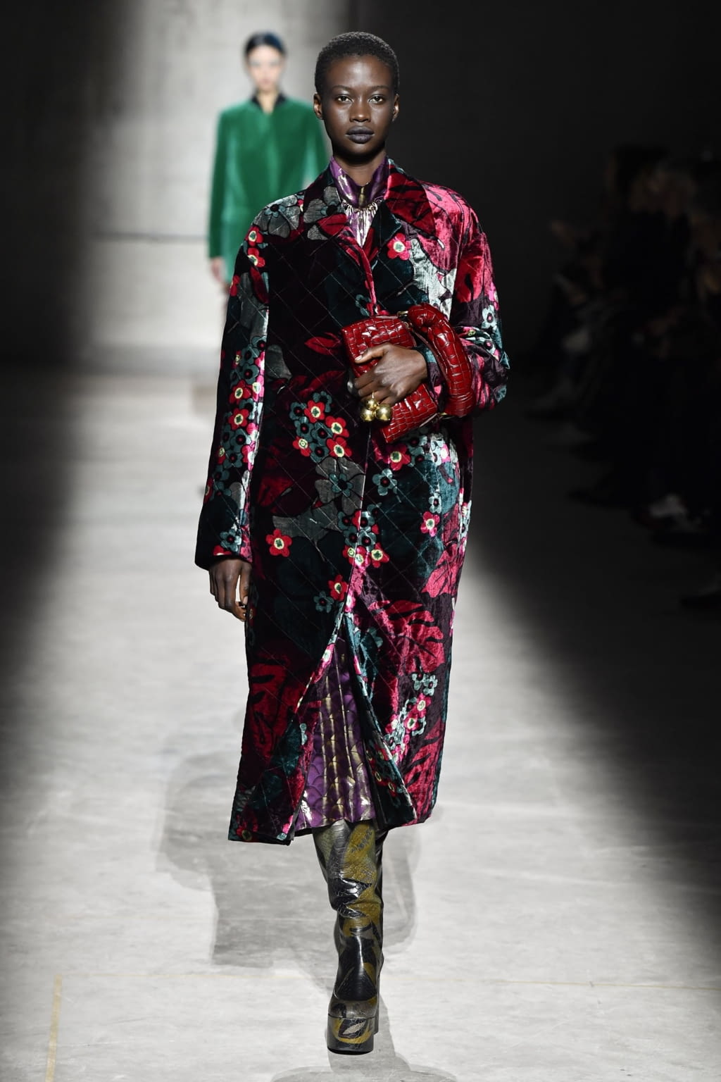Fashion Week Paris Fall/Winter 2020 look 28 from the Dries Van Noten collection womenswear