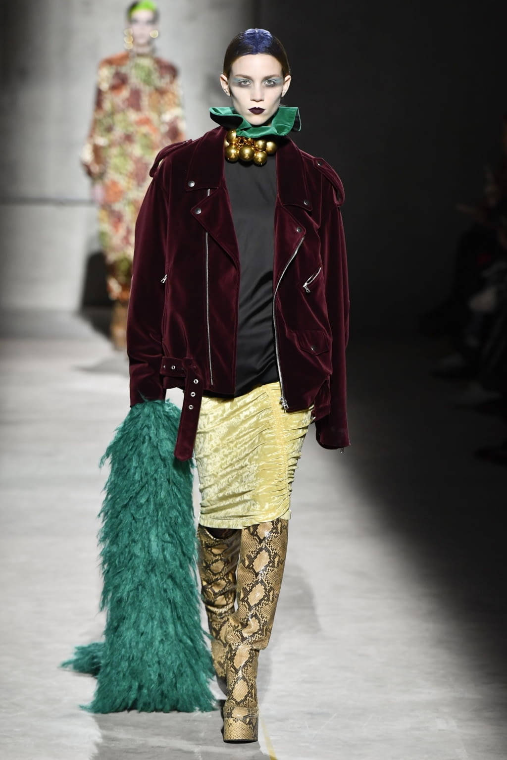 Fashion Week Paris Fall/Winter 2020 look 35 from the Dries Van Noten collection womenswear