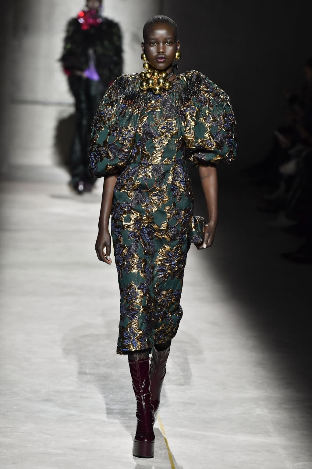 Fashion Week Paris Fall/Winter 2020 look 42 from the Dries Van Noten collection womenswear