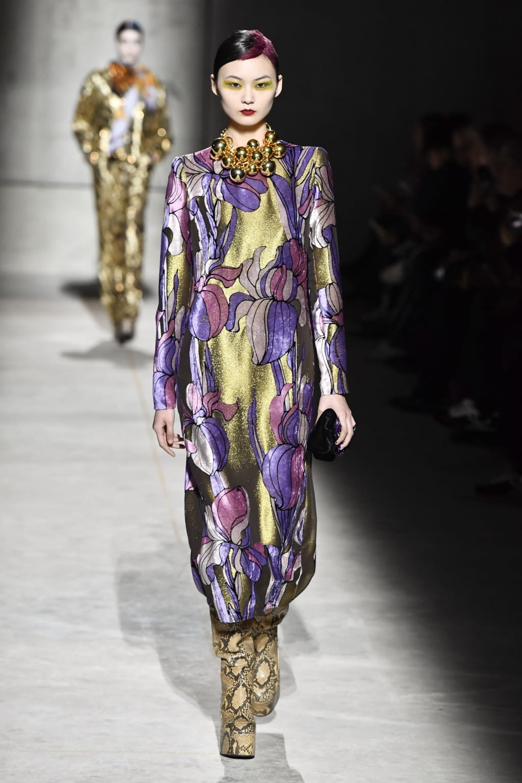 Fashion Week Paris Fall/Winter 2020 look 45 from the Dries Van Noten collection womenswear