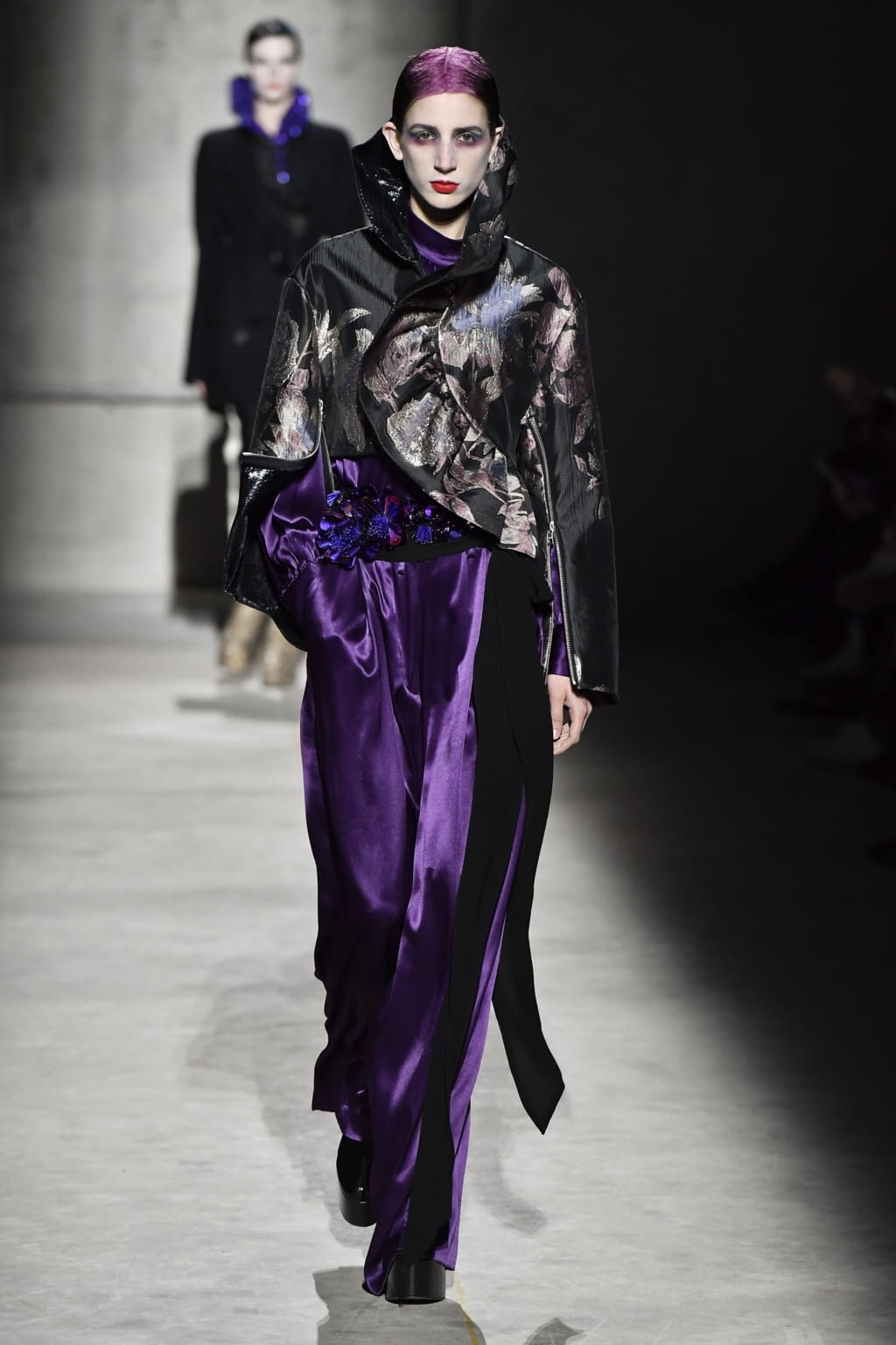 Fashion Week Paris Fall/Winter 2020 look 48 from the Dries Van Noten collection 女装