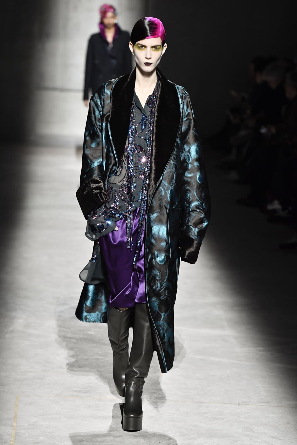 Fashion Week Paris Fall/Winter 2020 look 52 from the Dries Van Noten collection womenswear