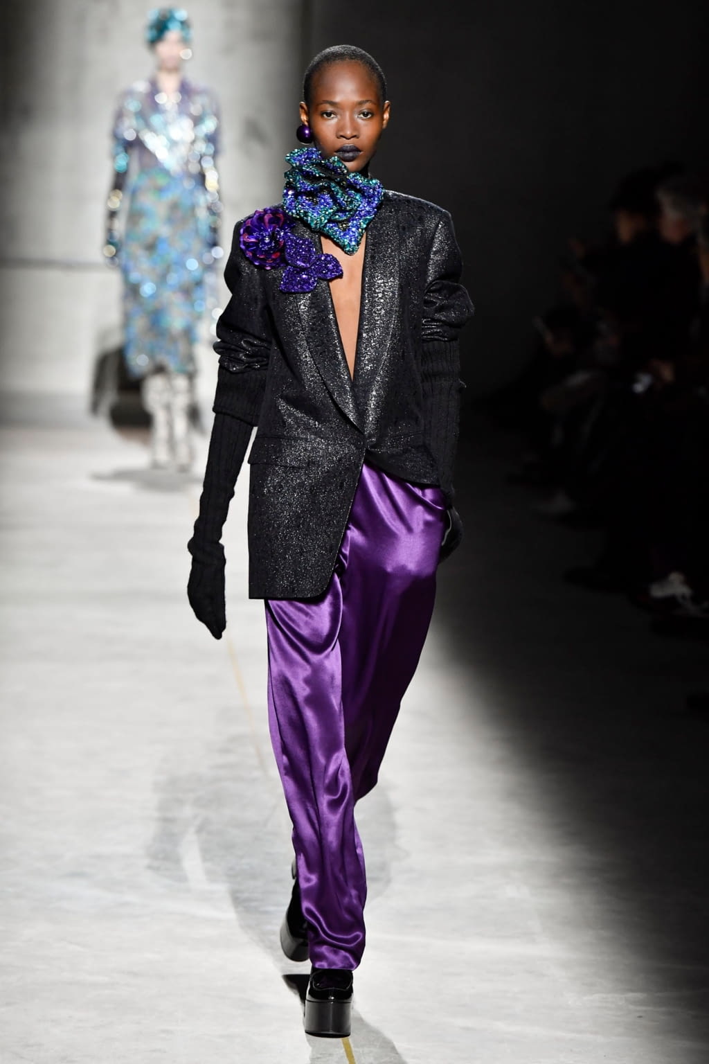 Fashion Week Paris Fall/Winter 2020 look 54 from the Dries Van Noten collection 女装