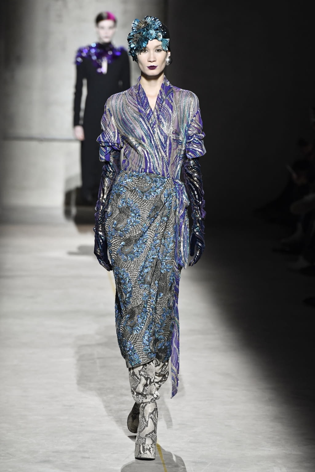 Fashion Week Paris Fall/Winter 2020 look 55 from the Dries Van Noten collection womenswear