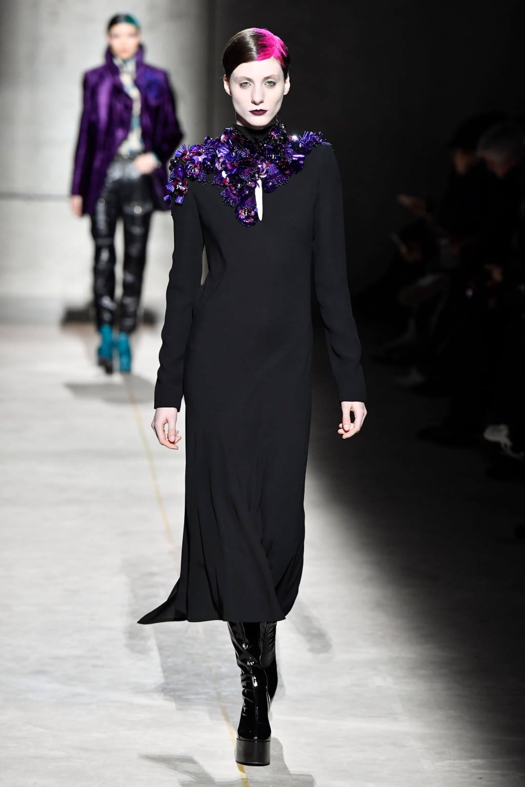 Fashion Week Paris Fall/Winter 2020 look 56 from the Dries Van Noten collection womenswear