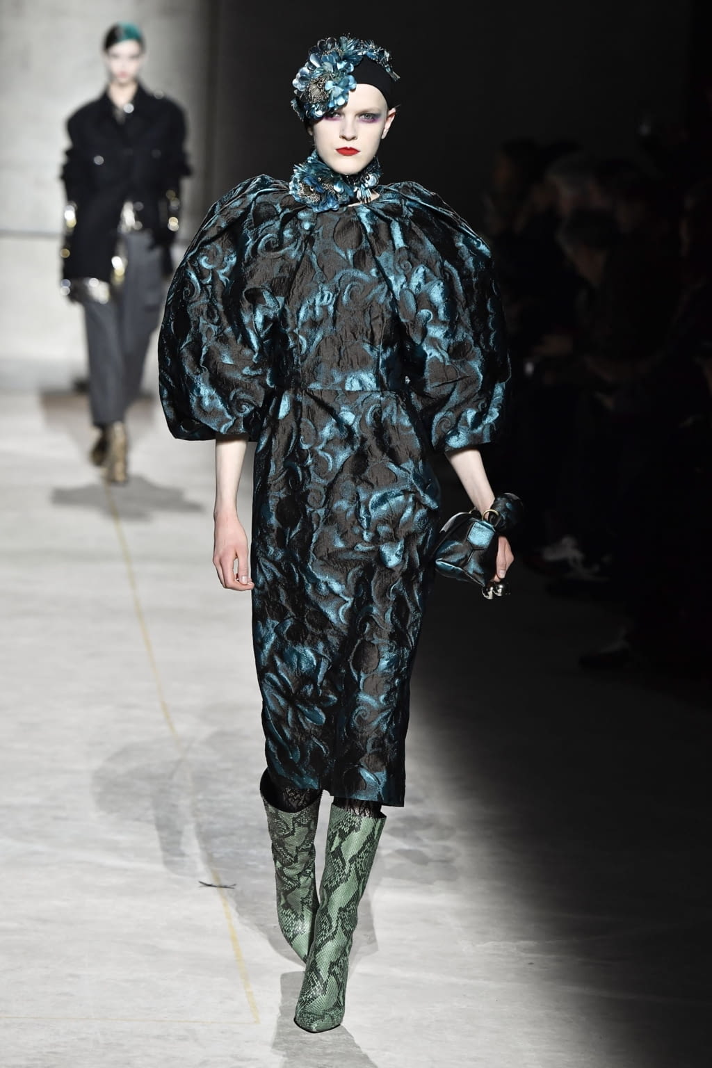 Fashion Week Paris Fall/Winter 2020 look 61 from the Dries Van Noten collection womenswear