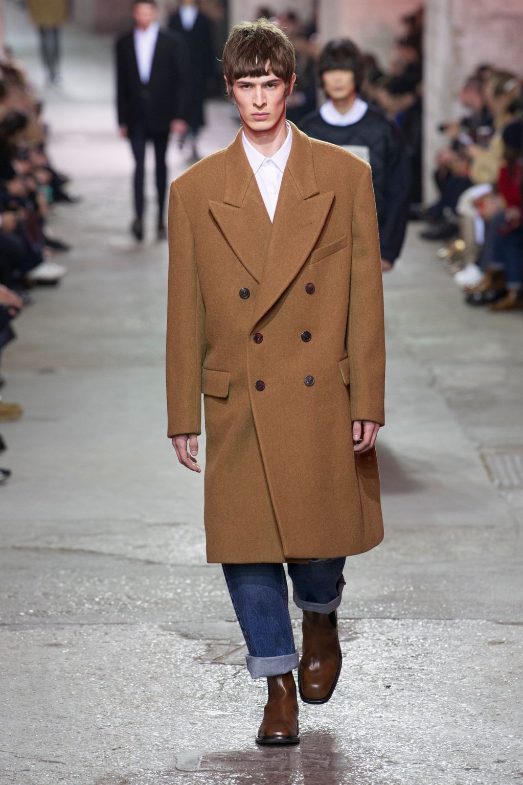Fashion Week Paris Fall/Winter 2017 look 1 from the Dries Van Noten collection menswear